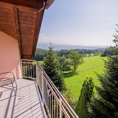 Modern In Pilgramsberg With Jacuzzi Wiesenfelden