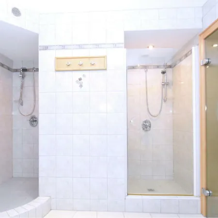 Modern In Pilgramsberg With Jacuzzi Wiesenfelden